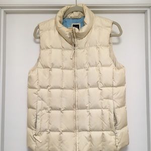 Gap women’s puffer vest